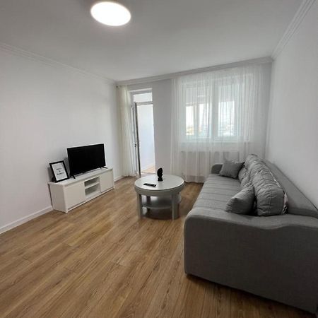 Sunny Apartment Center Сучава Экстерьер фото
