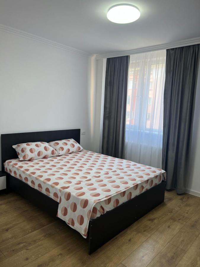 Sunny Apartment Center Сучава Экстерьер фото