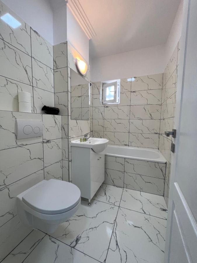 Sunny Apartment Center Сучава Экстерьер фото